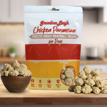Load image into Gallery viewer, GRANDMA LUCY‘S Freeze-Dried Meatball Treats for Dogs - Chicken Parmesan