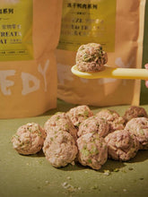 Load image into Gallery viewer, FREDY Freeze-dried Treats for Dogs &amp; Cats - Duck Meatballs
