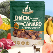 Load image into Gallery viewer, MEATYWAY 爵宴 Natural Dog Treat Duck Sweet Potato Roll
