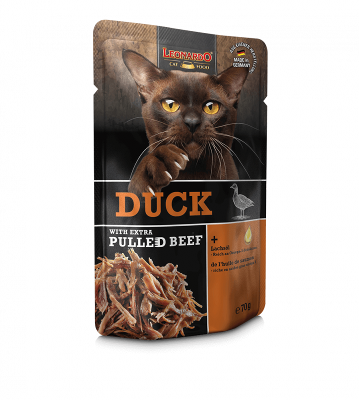 LEONARDO 'Pulled Meat' Cat Wet Food Pouch - Duck + Extra Pulled Beef