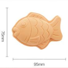 Load image into Gallery viewer, PETIO Soft Latex Toy - Taiyaki
